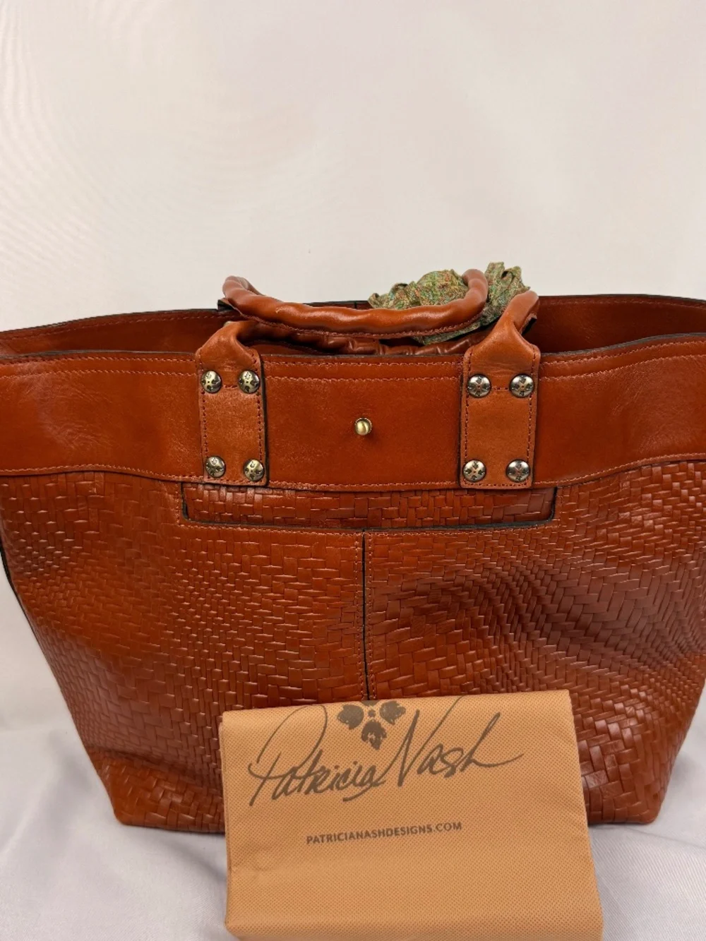 Patricia Nash Emilion Wavy Leather Woven Embossed Tote Purse Tan with Scarf New